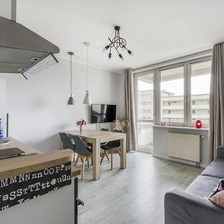 Gama Home Kondratowicza18 Варшава Екстериор снимка